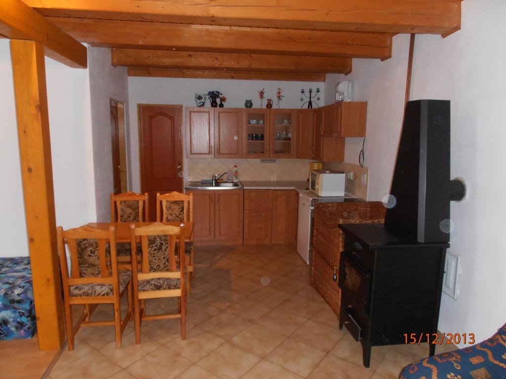 Apartment Veronika Predni Vyton Room photo